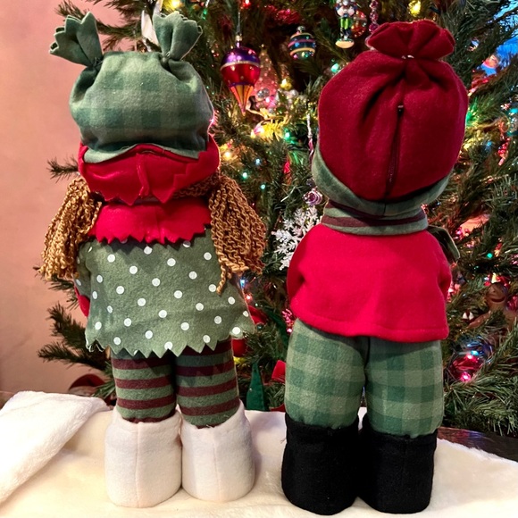 NEW Avon Carolers Musical Stuffed Figurines, Set of 2, Boy Sings Deck The Halls - Picture 15 of 16